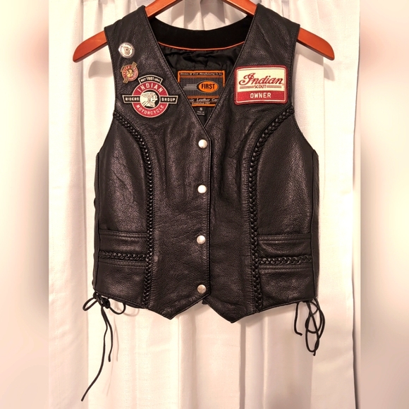 Indian Motorcycle First Classics Leather Women's Vest w/Patches Pins Snaps Small - Picture 1 of 14